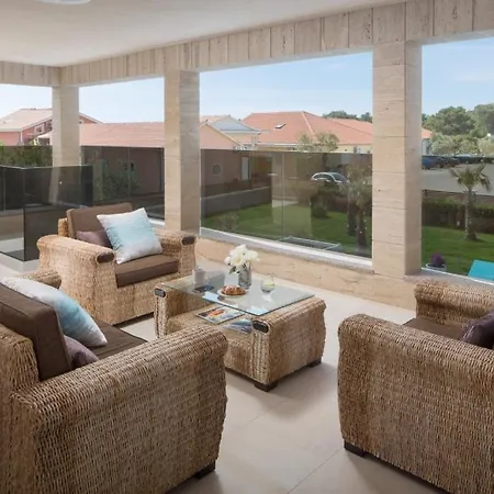 Holiday Home In Vir With Terrace, Air Conditioning, Wifi Washing Machine 4740-1 *