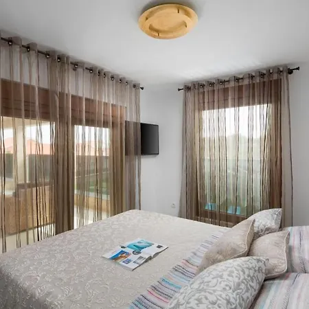 Holiday Home In Vir With Terrace, Air Conditioning, Wifi Washing Machine 4740-1